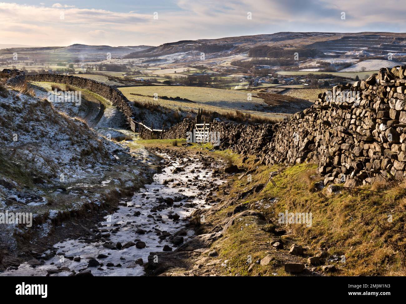 Strecke, die Teil des Pennine Way über Horton-in-Ribblesdale im Yorkshire Dales National Park ist Stockfoto