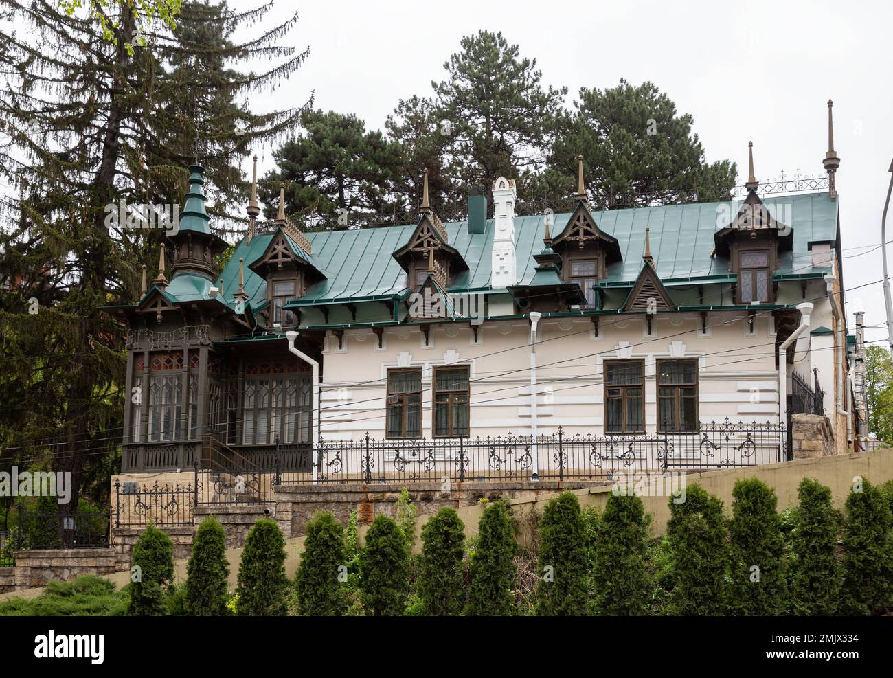 Kislovodsk, Russland - 8. Mai 2022: Literatur- und Musikmuseum Dacha Chaliapin Stockfoto