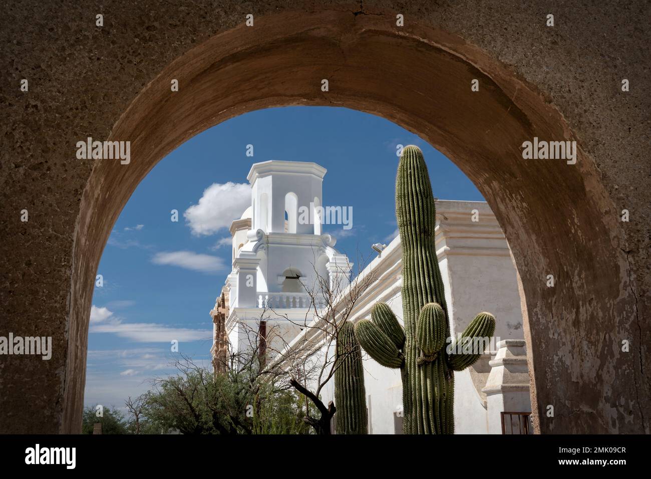 Die spanische Mission San Xavier del Bac, erbaut im Jahr 1797 und immer noch in der Nähe von Tucson, Arizona. Stockfoto