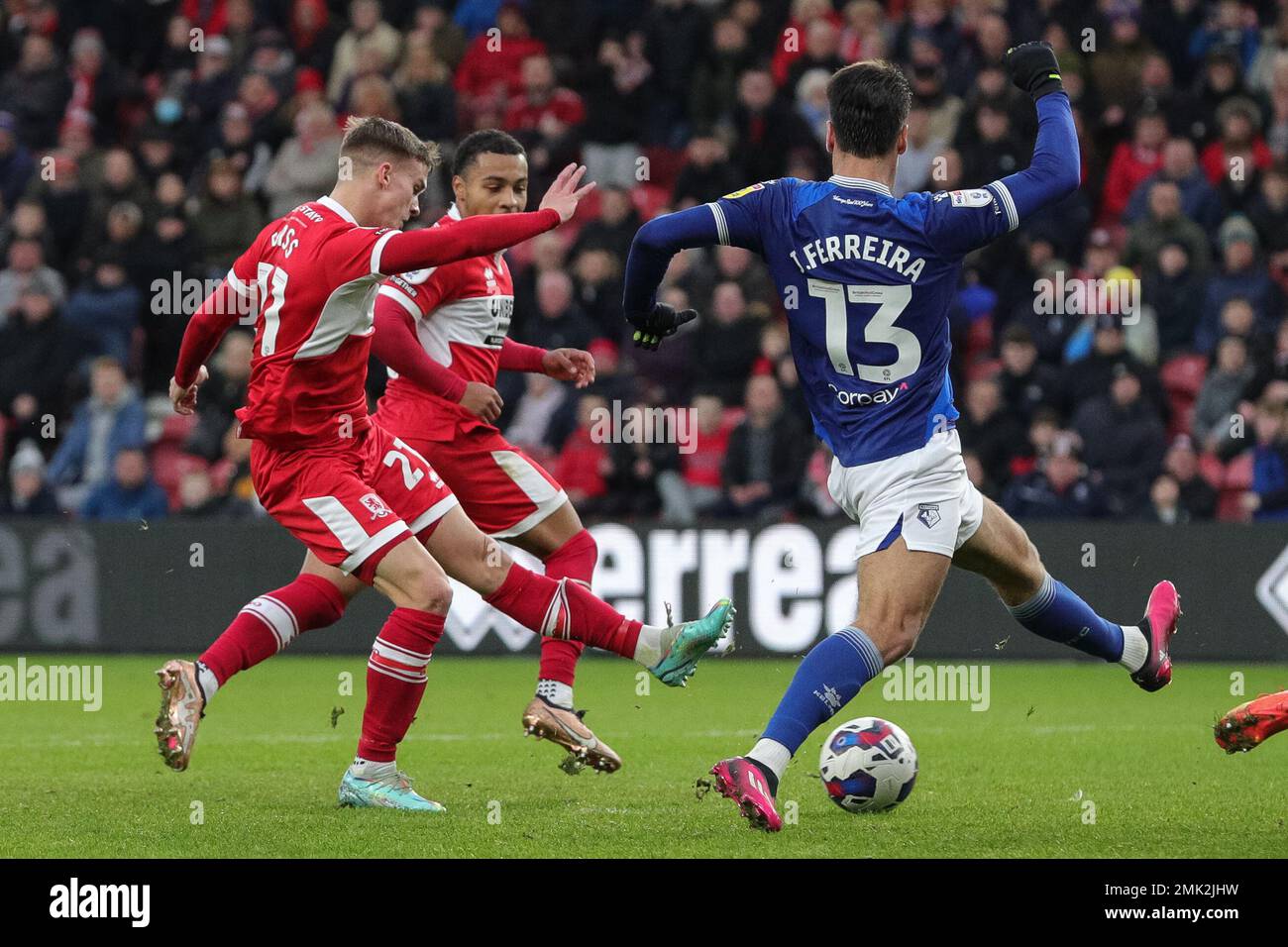 Marcus Forss #21 von Middlesbrough schießt und schießt beim Sky Bet Championship-Spiel Middlesbrough vs Watford im Riverside Stadium, Middlesbrough, Großbritannien, 28. Januar 2023 ein Tor, um es auf 2-0 zu schaffen (Foto: James Heaton/News Images) Stockfoto