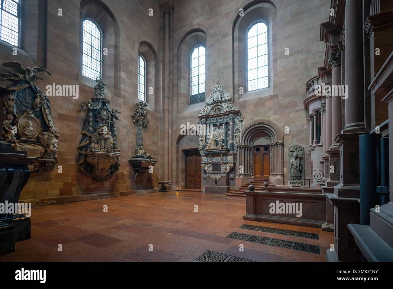Innenraum Der Mainzer Kathedrale - Mainz, Deutschland Stockfoto