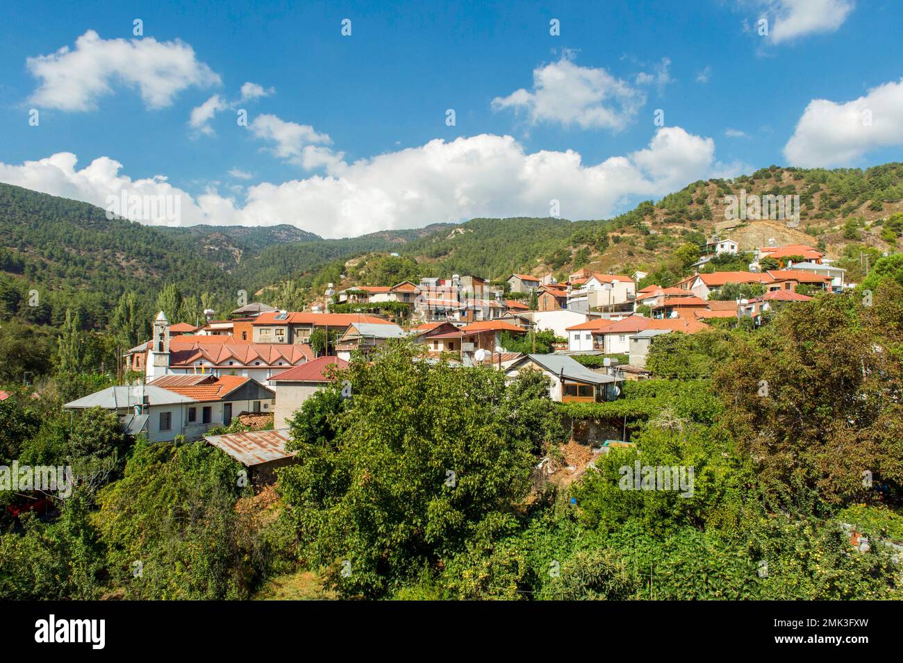 Das Dorf Foini im Troodos-Gebirge in Zypern Stockfoto