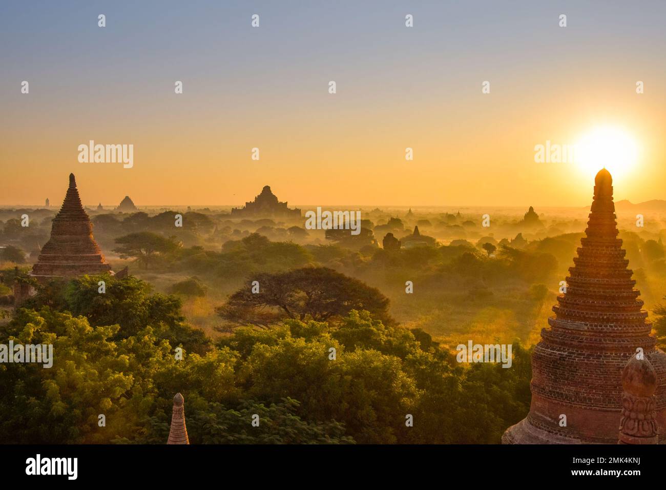 Sonnenaufgang über Bagan Stockfoto