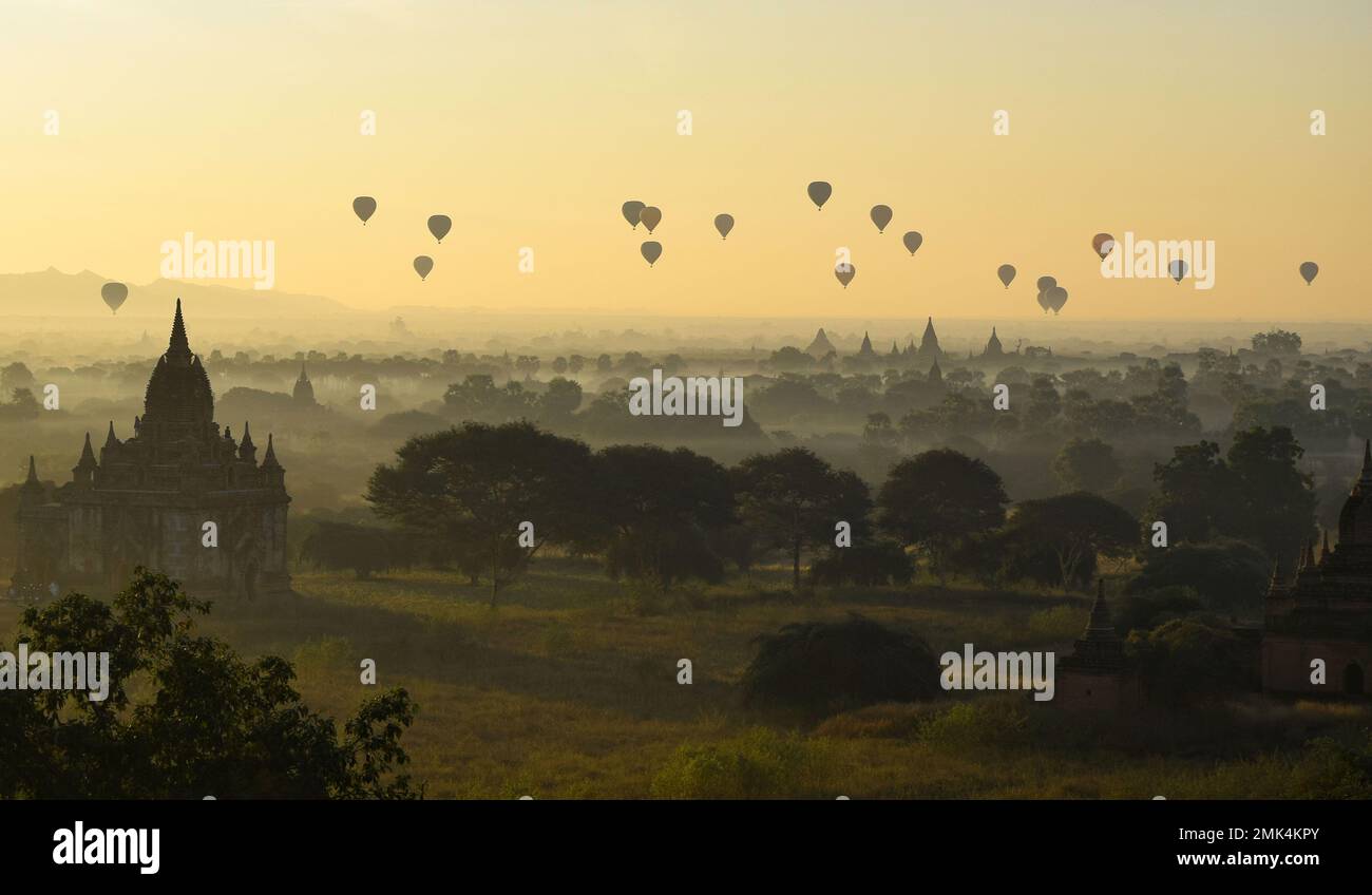 Sonnenaufgang über Bagan Stockfoto