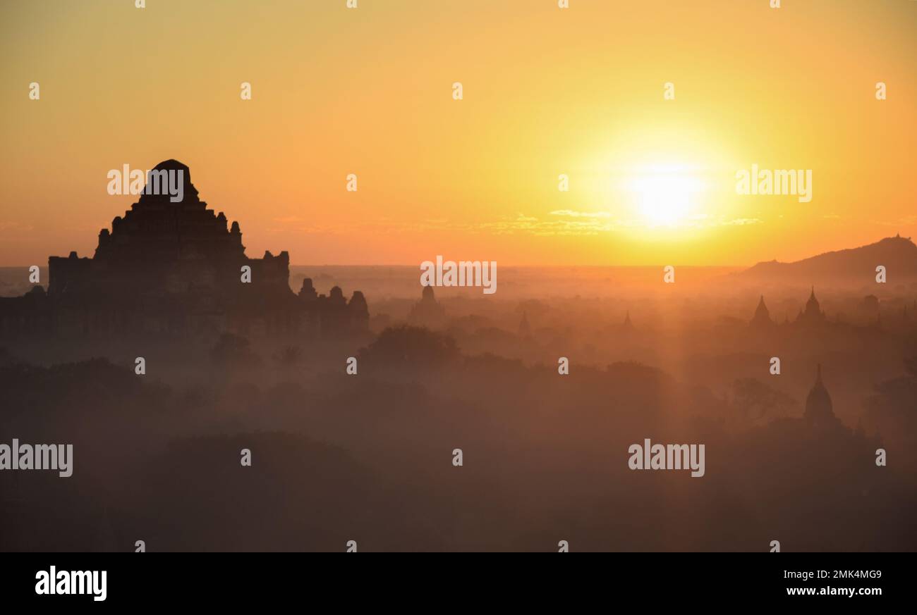 Sonnenaufgang über Bagan Stockfoto