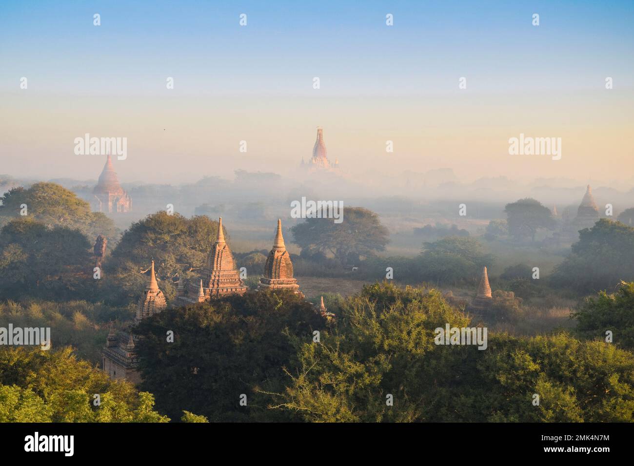 Bagan bei Tagesanbruch Stockfoto