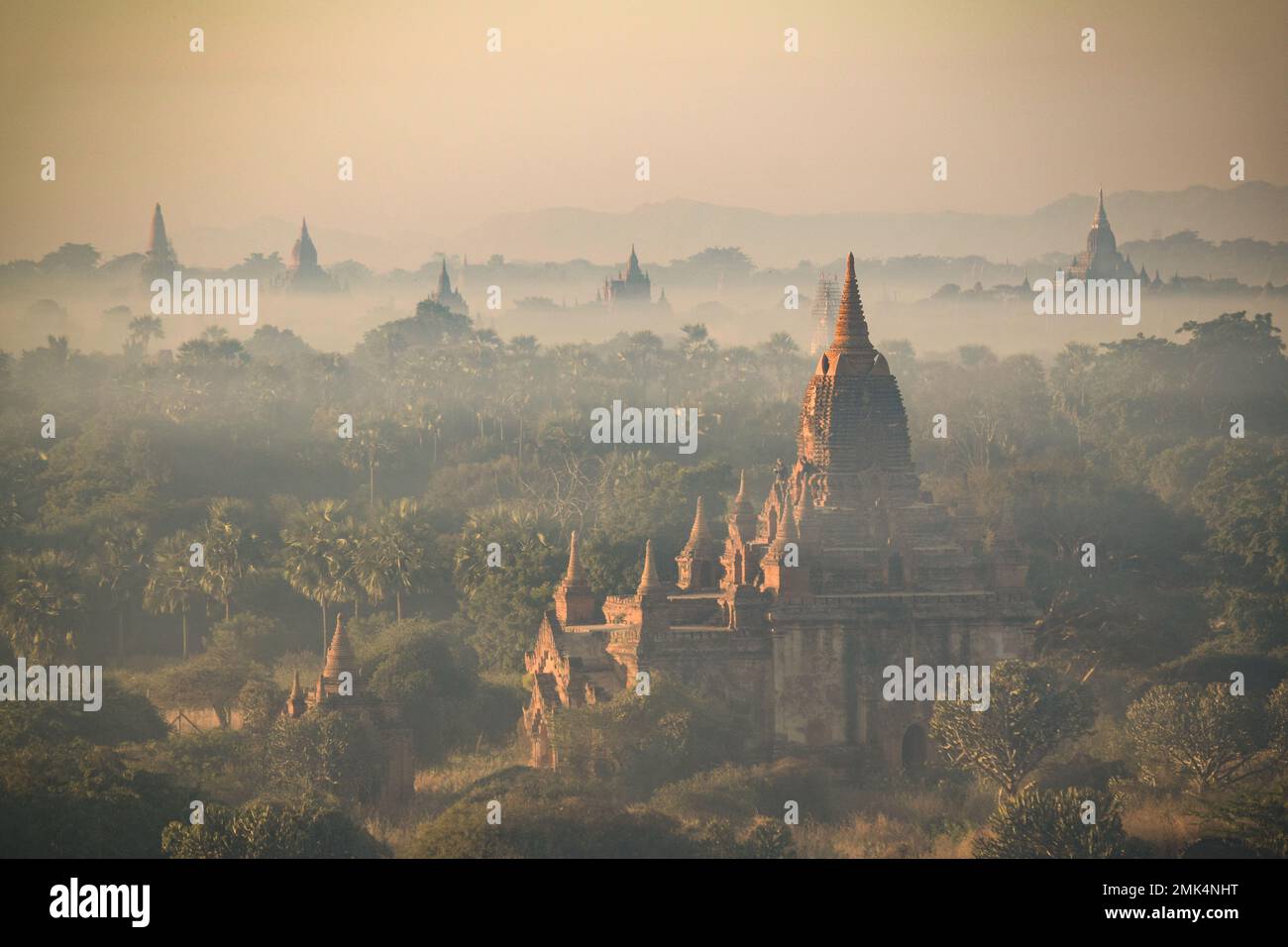 Bagan bei Tagesanbruch Stockfoto