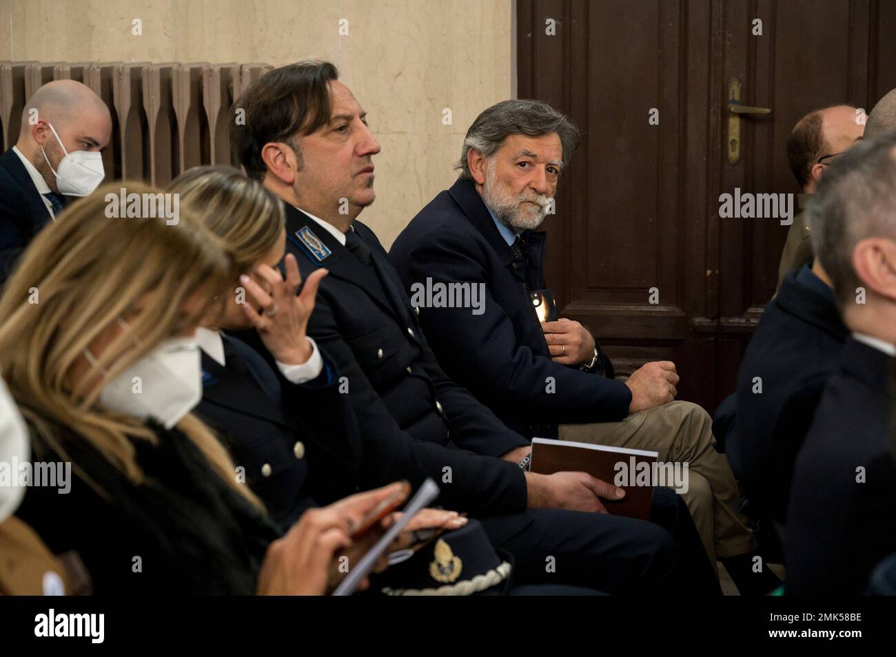 Catanzaro, Italien. 28. Januar 2023. Professor Valerio Donato, ehemaliger Kandidat für Catanzaros Bürgermeisterposition, der bei der Veranstaltung gesehen wurde. Nicola Gratteri, Staatsanwältin gegen die Mafia, die 2021 den Maxi-Prozess gegen die Ndrangheta (Mafia) begann, nahm an der Eröffnung des Justizjahres 2023 Teil, die im Justizpalast „Salvatore Blasco“ in Catanzaro in Anwesenheit von lokalen Behörden und Gästen stattfand. Kredit: SOPA Images Limited/Alamy Live News Stockfoto