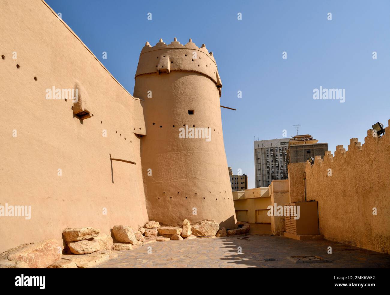 Turm des Al Masmak Fort, historische Festung aus dem Jahr 1865, Riad, Saudi-Arabien Stockfoto