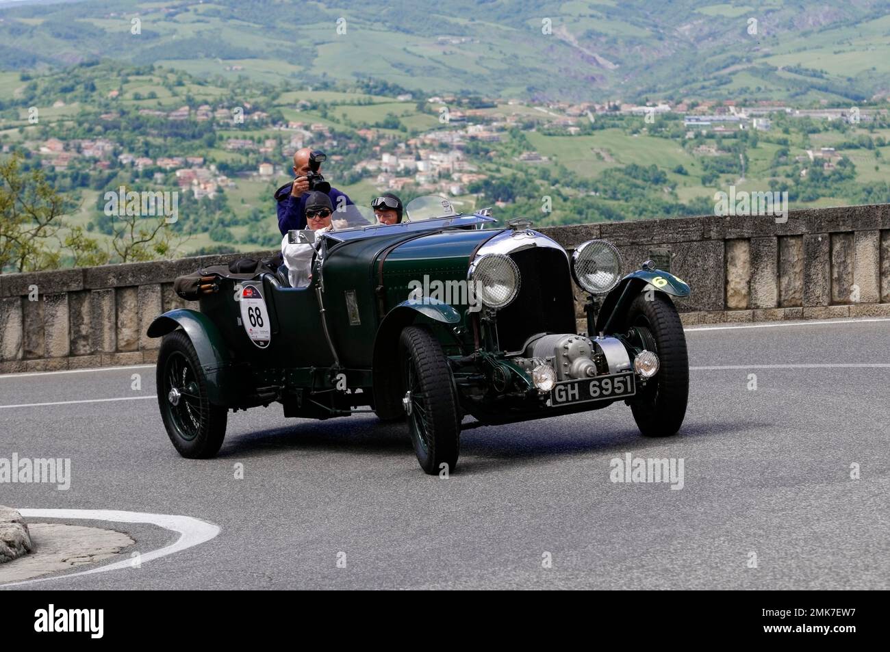 Mille Miglia 2014, Nr. 68 Bentley 4, 5 Liter S. C Jahr 1930 Oldtimer-Rennen. San Marino, Italien Stockfoto