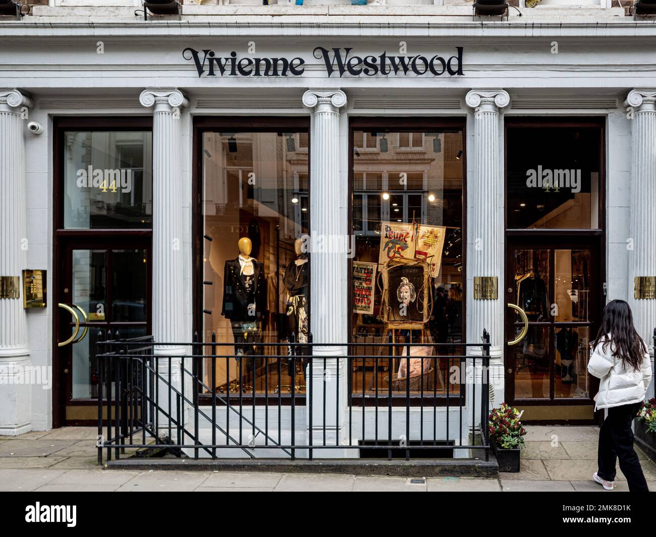 Vivienne Westwood Mayfair London - Vivienne Westwood Flagship Store 44 Conduit Street, Mayfair, London. Vivienne Westwood eröffnete ihren ersten Laden 1971. Stockfoto