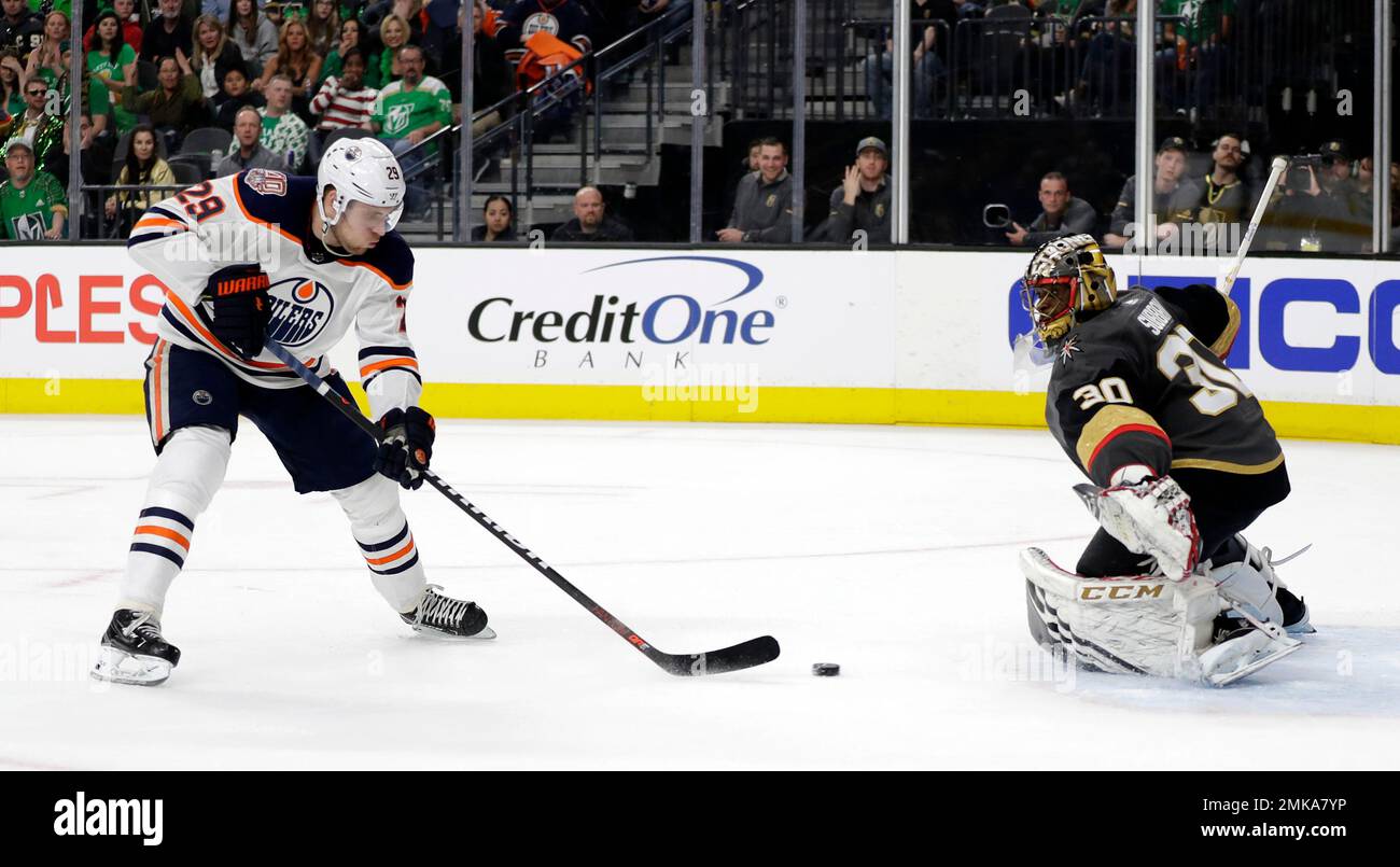 Edmonton Oilers left wing Leon Draisaitl (29) shoots against Vegas Golden Knights goalie Malcolm Subban during the first period of an NHL hockey game Sunday, March 17, 2019, in Las Vegas. (AP Photo/Isaac Brekken) Stockfoto