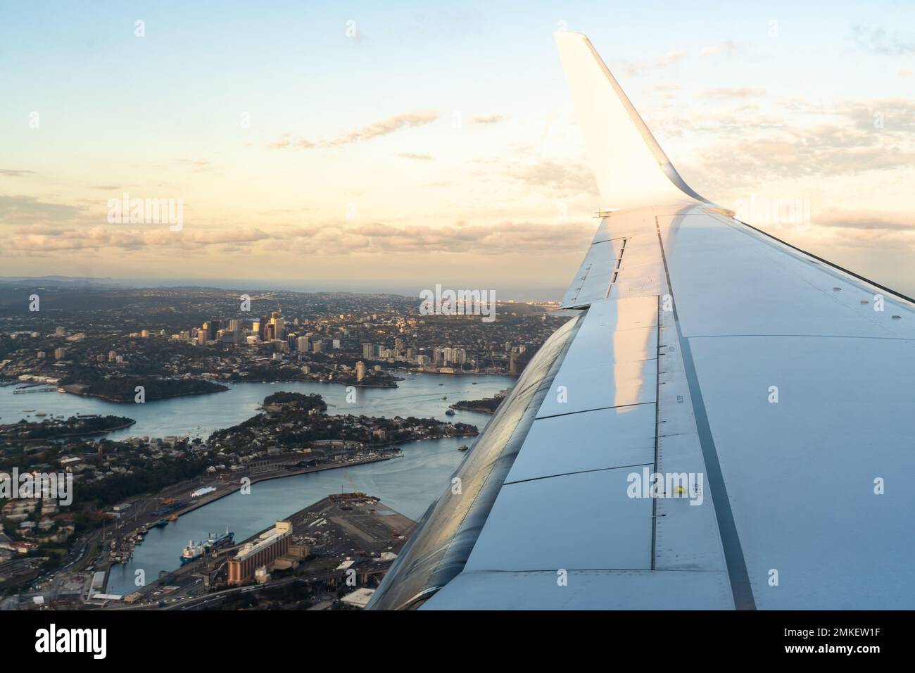 Blick auf Sydney aus der Vogelperspektive vom Fensterplatz im Flugzeug Stockfoto