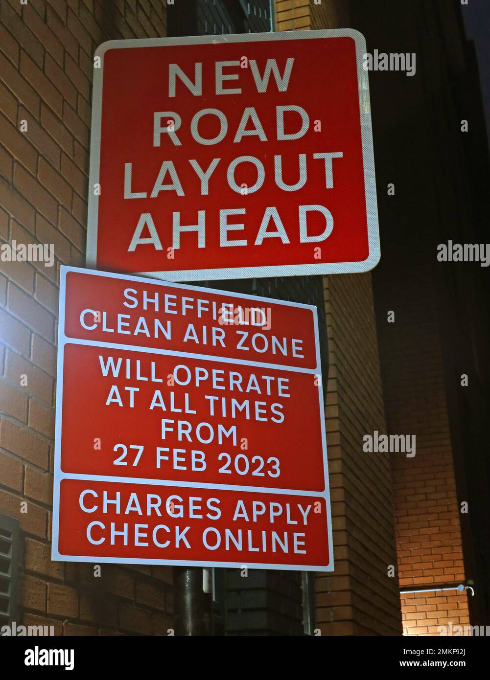 Sheffield Clean Air Zone CAZ, ab 27. Februar 2023 , Schild Stockfoto