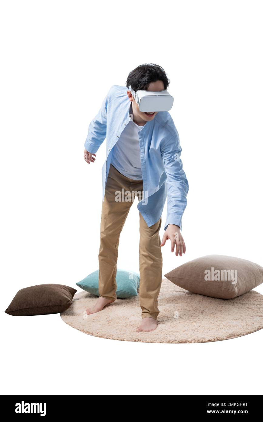 Ein junger Mann in VR-Spielen Stockfoto