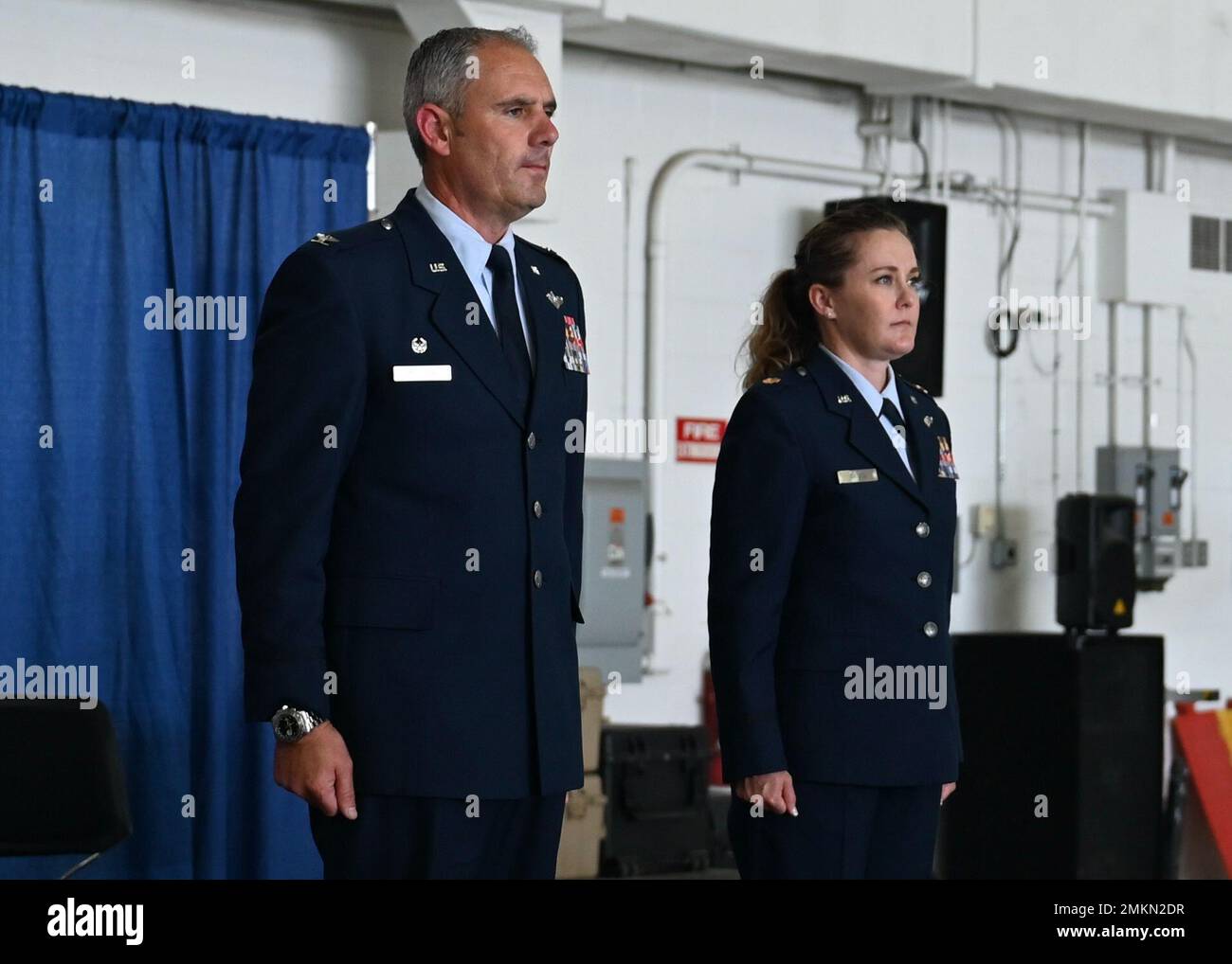 USA Oberstleutnant Daiuto, 174. Attack Wing Chief of Safety, wird während einer Zeremonie auf der Hancock Air National Guard Base, New York, befördert, 10. September 2022. Stockfoto