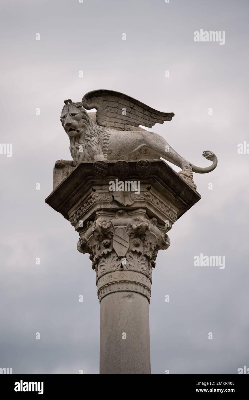 Geflügelter Löwe der Markussäule in Vicenza, Italien, genannt Leone di San Marco oder Leone Marciano Stockfoto