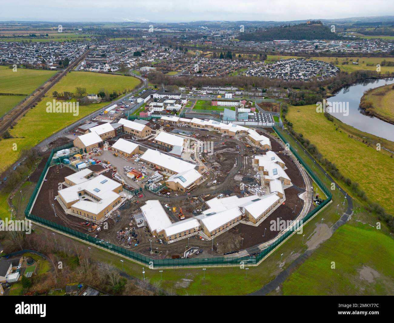 Stirling, Schottland, Luftaufnahmen des neuen HMP & YOI Stirling Gefängnisses im Bau neben dem bestehenden HMP & YOI Cornton Vale Gefängnis Stockfoto