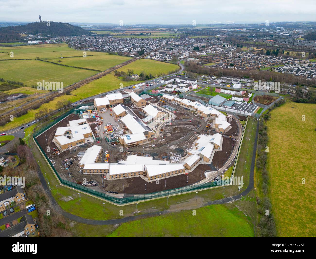 Stirling, Schottland, Luftaufnahmen des neuen HMP & YOI Stirling Gefängnisses im Bau neben dem bestehenden HMP & YOI Cornton Vale Gefängnis Stockfoto