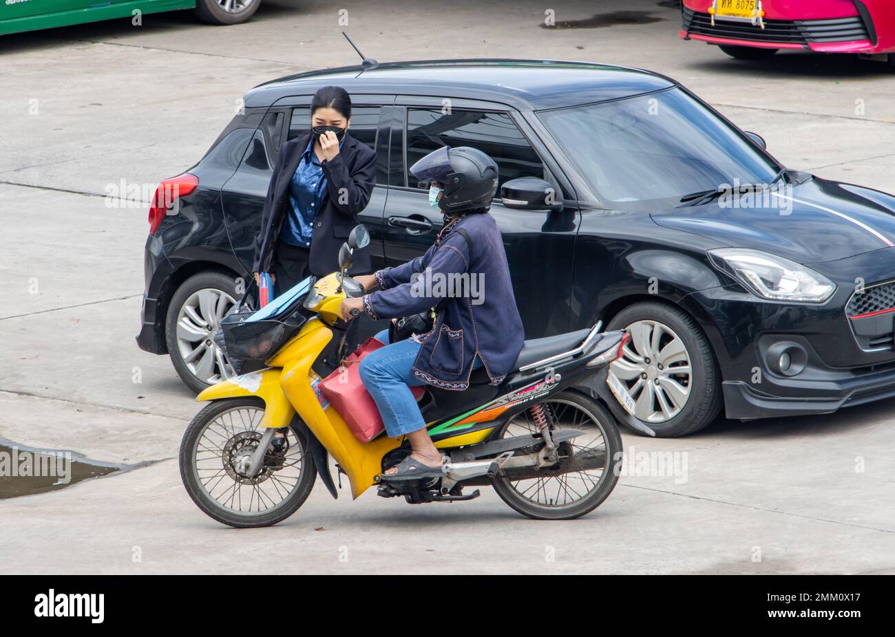 SAMUT PRAKAN, THAILAND, Okt 10 2022, Verkehr auf der Straße Stockfoto