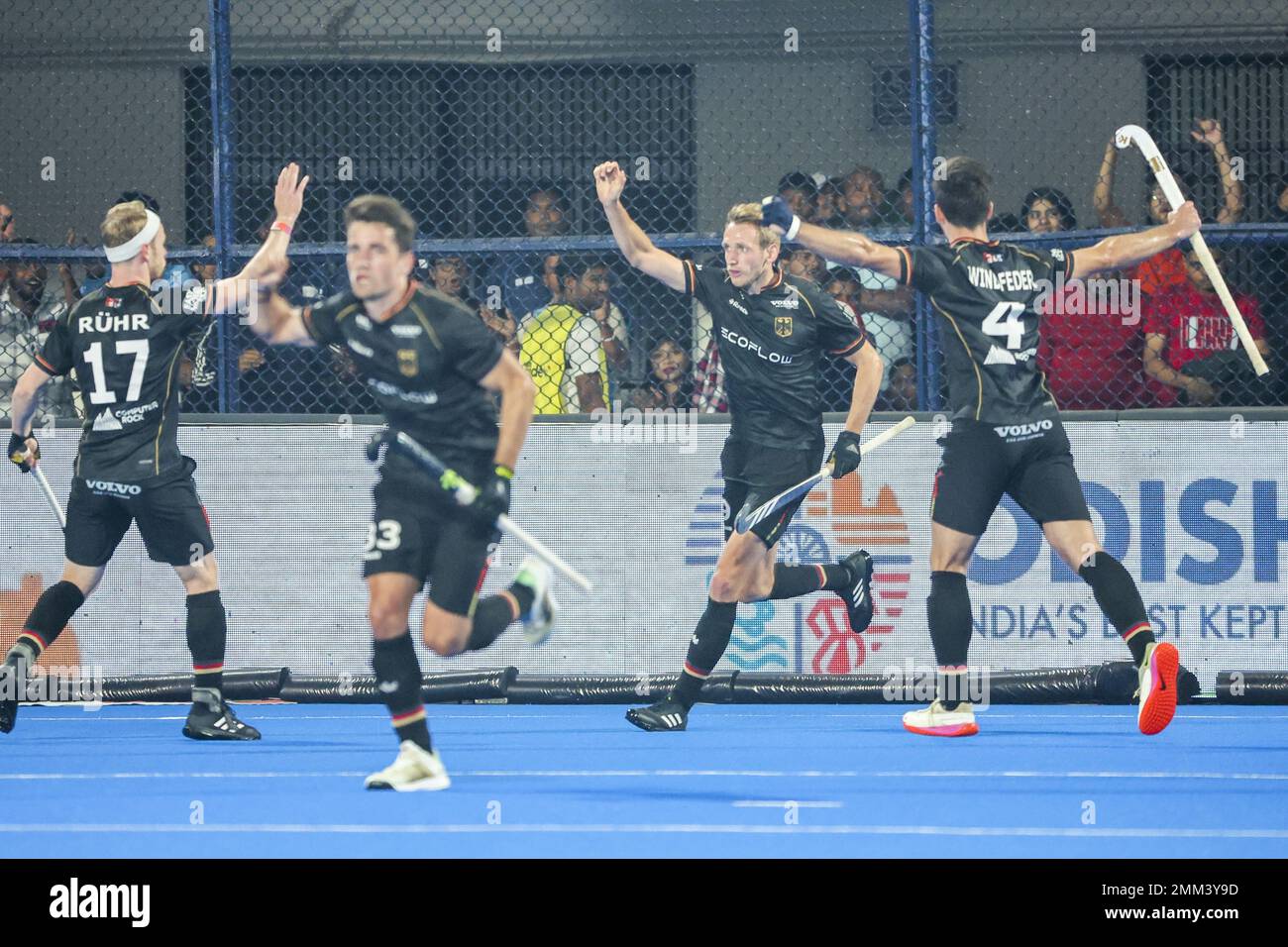 BHUBANESWAR – Niklas Wellen aus Deutschland (m) jubelt, nachdem er im Finale der Eishockey-Weltmeisterschaft in Indien 1-2 Punkte erzielt hat. ANP WILLEM VERNES niederlande raus - belgien raus Stockfoto