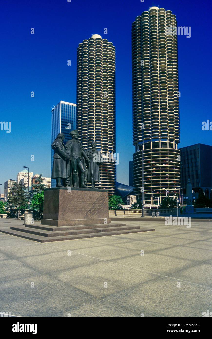 1988 historische MARINA CITY TOWERS (© BERTRAND GOLDBERG 1964) die Schleife in der Innenstadt von Chicago Illinois USA Stockfoto