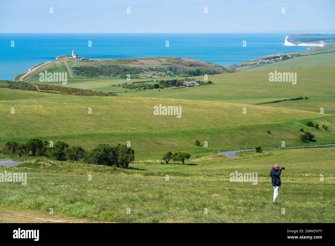 The Belle Tout Lighthouse und Seven Sisters at Beachy Head, on the South Downs Countryside, Eastbourne, East Sussex, Großbritannien. Stockfoto