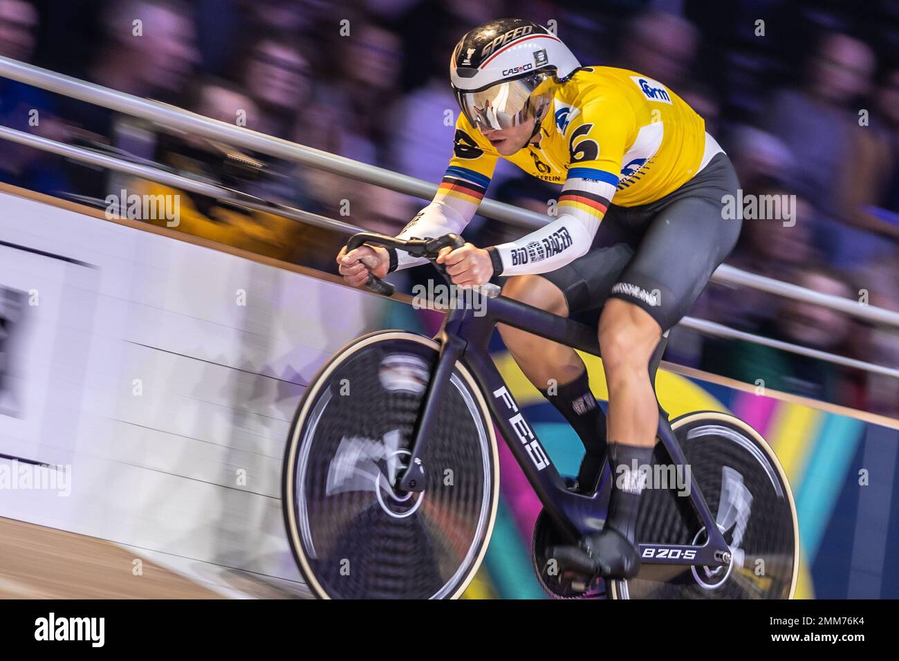 Berlin, Deutschland. 29. Januar 2023. Radfahren: Berlin 6-Tage-Rennen, Wolfram Champions Cup, 250m Flying Time Trial, Männer, Velodrom. Maximilian Dörnbach aus Deutschland fährt auf der Rennstrecke. Kredit: Andreas Gora/dpa/Alamy Live News Stockfoto