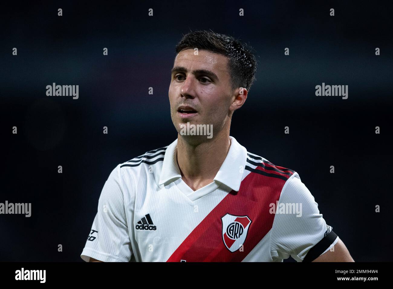 SANTIAGO DEL ESTERO, ARGENTINIEN, 28. Januar 2023: Jose Paradela of River Plate blickt auf das Torneo Binance 2023 des argentinischen Liga Profesionalspiels zwischen Central Cordoba und River Plate im Stadium Único Madre de Ciudades in Santiago del Estero, Argentinien am 28. Januar 2023. Foto von SFSI Stockfoto