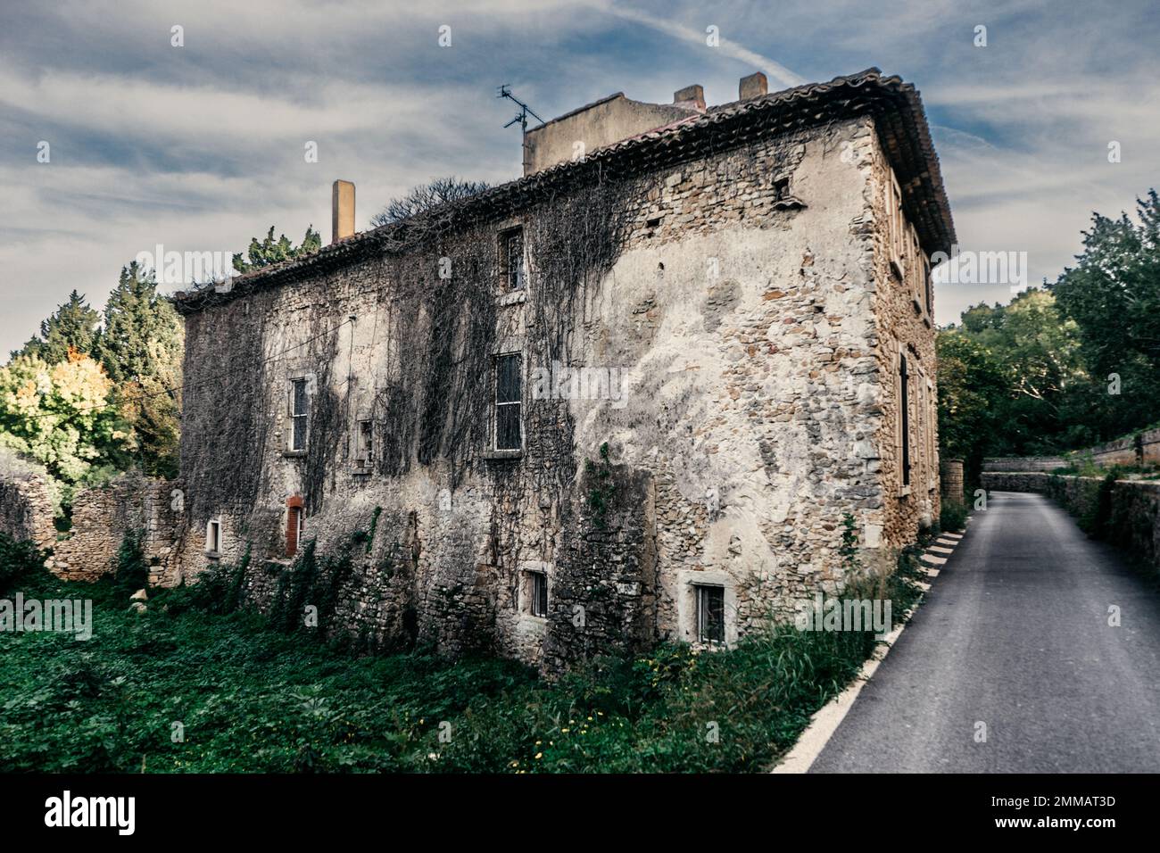 Ein altes Bauernhaus in der Nähe von Avignon Stockfoto