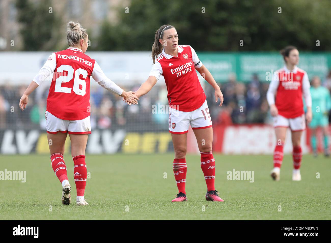 Borehamwood, Großbritannien. 29. Januar 2023. Laura Wienroither und KatieMcCabe von Arsenal Women beim Women's FA Cup 4. Round Match zwischen Arsenal Women und Leeds Utd Women am 29. Januar 2023 in Meadow Park, Borehamwood, England. Foto: Joshua Smith. Nur redaktionelle Verwendung, Lizenz für kommerzielle Verwendung erforderlich. Keine Verwendung bei Wetten, Spielen oder Veröffentlichungen von Clubs/Ligen/Spielern. Kredit: UK Sports Pics Ltd/Alamy Live News Stockfoto