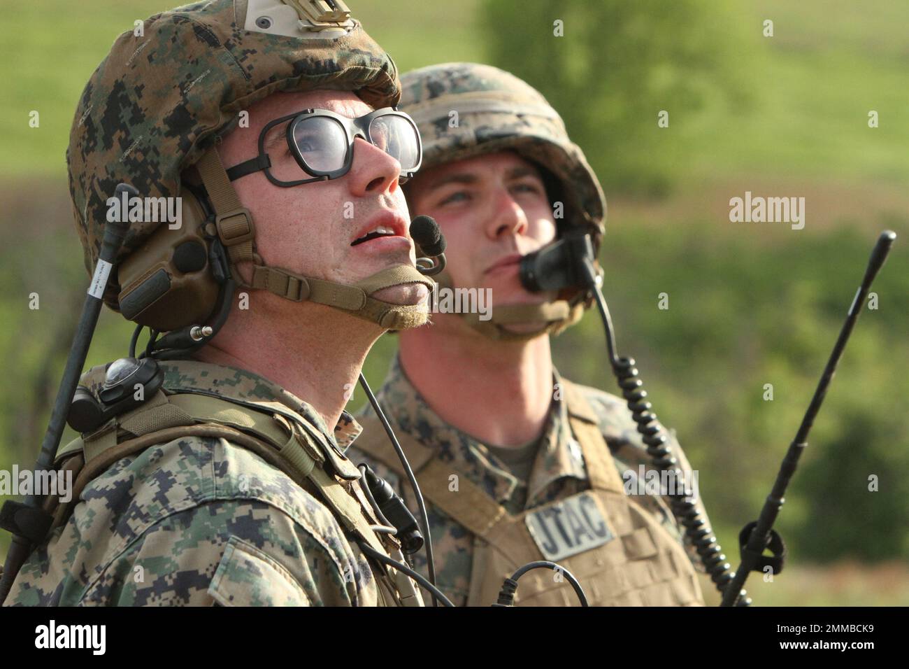 Marine Reserve ANGLICO-Teams von ANGLICO 3, 4 und 6 erhalten ihre Qualifikationen durch zusätzliche Schulungen in Fort Sill, Okla., 27. April 2017. Stockfoto