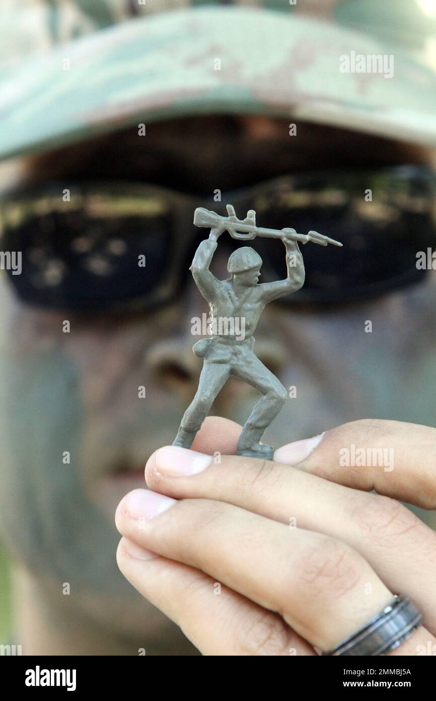 Basic Combat Training Field Training, Spielzeugsoldat, der bei der Schlachtplanung verwendet wird, Fort Sill, Oklahoma, 5. Oktober 2016. Stockfoto