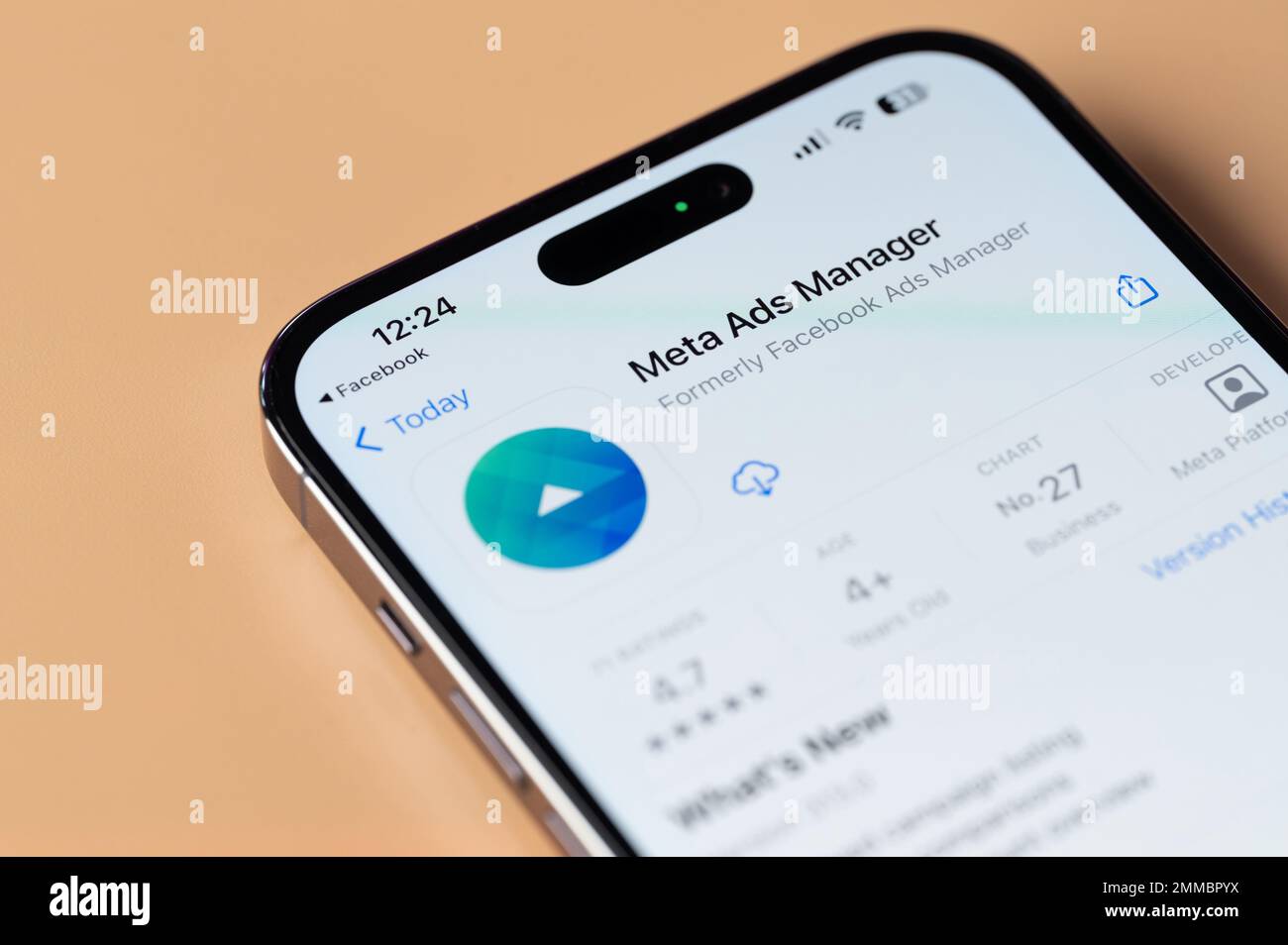 New york, USA - 28. Januar 2022: Installieren Sie Meta ADS Manager auf dem iphone 14 Pro in der Nahaufnahme des Smartphone-Bildschirms Stockfoto