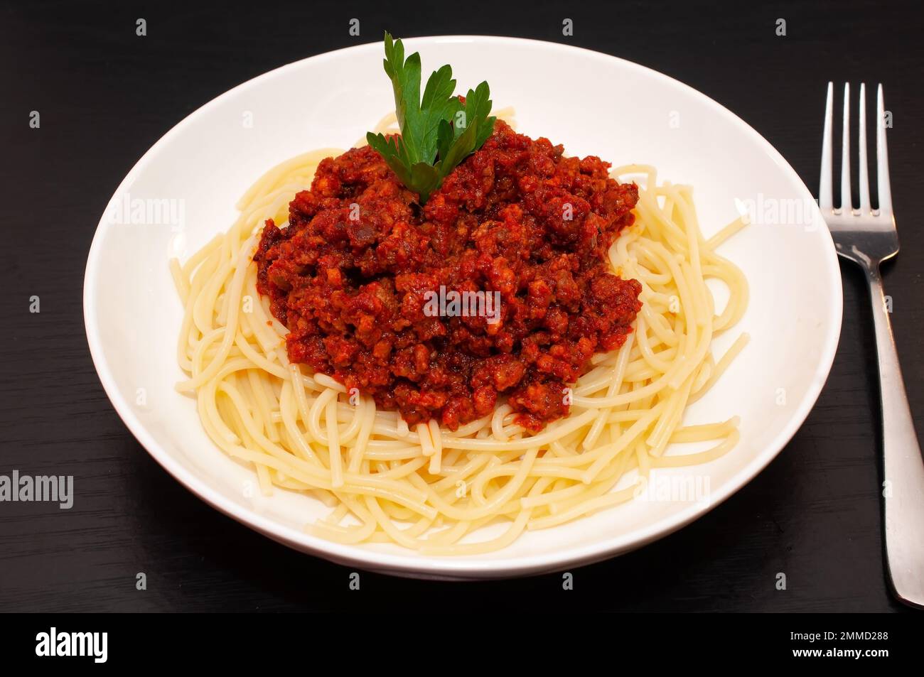 Spaghetti Bolognese Pasta mit Tomatensoße und Fleisch Stockfotografie -  Alamy