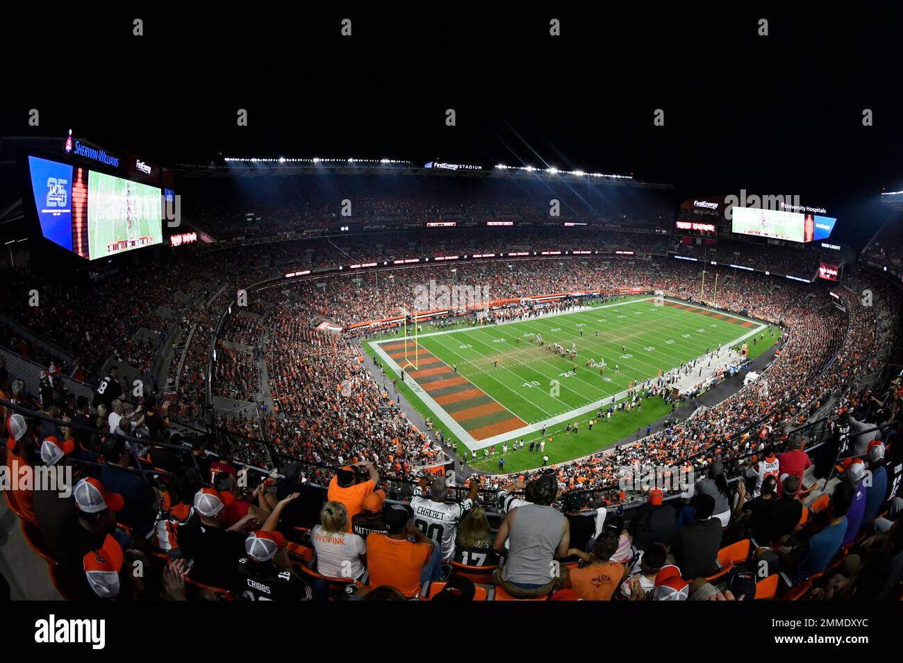 A general, elevated view of FirstEnergy Stadium during an NFL football game between the New York Jets and the Cleveland Browns, Thursday, Sept. 20, 2018, in Cleveland. The Browns won 21-17. (AP Photo/David Richard) Stockfoto