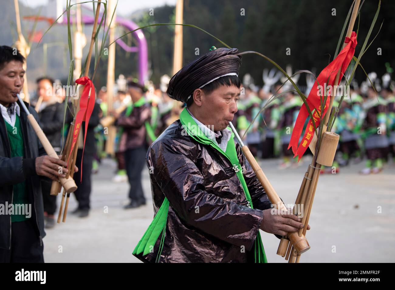 QIANDONGNAN, CHINA - 28. JANUAR 2023 - das jährliche Eröffnungsfest für Reissaaten wird in der autonomen Präfektur Qiandongnan Miao und Dong, so, gefeiert Stockfoto