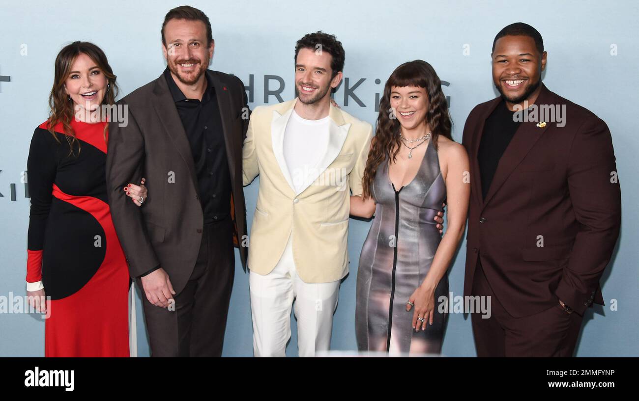 26. Januar 2023, Los Angeles, Kalifornien, USA: Christa Miller, Jason Segel, Michael Urie, Lukita Maxwell und Luke Tennie kommen zur ‘Shrinking’ Los Angeles Premiere in der Directors Guild of America. (Kreditbild: © Lisa O'Connor/ZUMA Press Wire) NUR REDAKTIONELLE VERWENDUNG! Nicht für den kommerziellen GEBRAUCH! Stockfoto