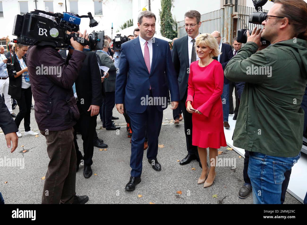 Bavarian State Governor Markus Soeder arrives for a party convention of the German Christian Social Union in Munich, Germany, Saturday, Sept. 15, 2018. (AP Photo/Matthias Schrader) Stockfoto