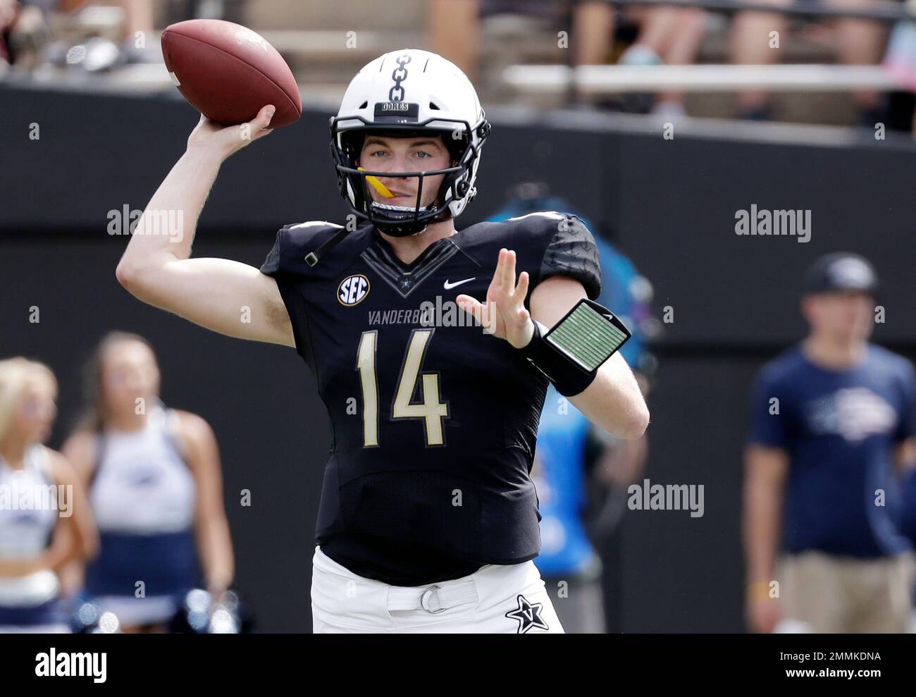 Vanderbilt quarterback Kyle Shurmur passes against Nevada in the first half of an NCAA college football game Saturday, Sept. 8, 2018, in Nashville, Tenn. (AP Photo/Mark Humphrey) Stockfoto