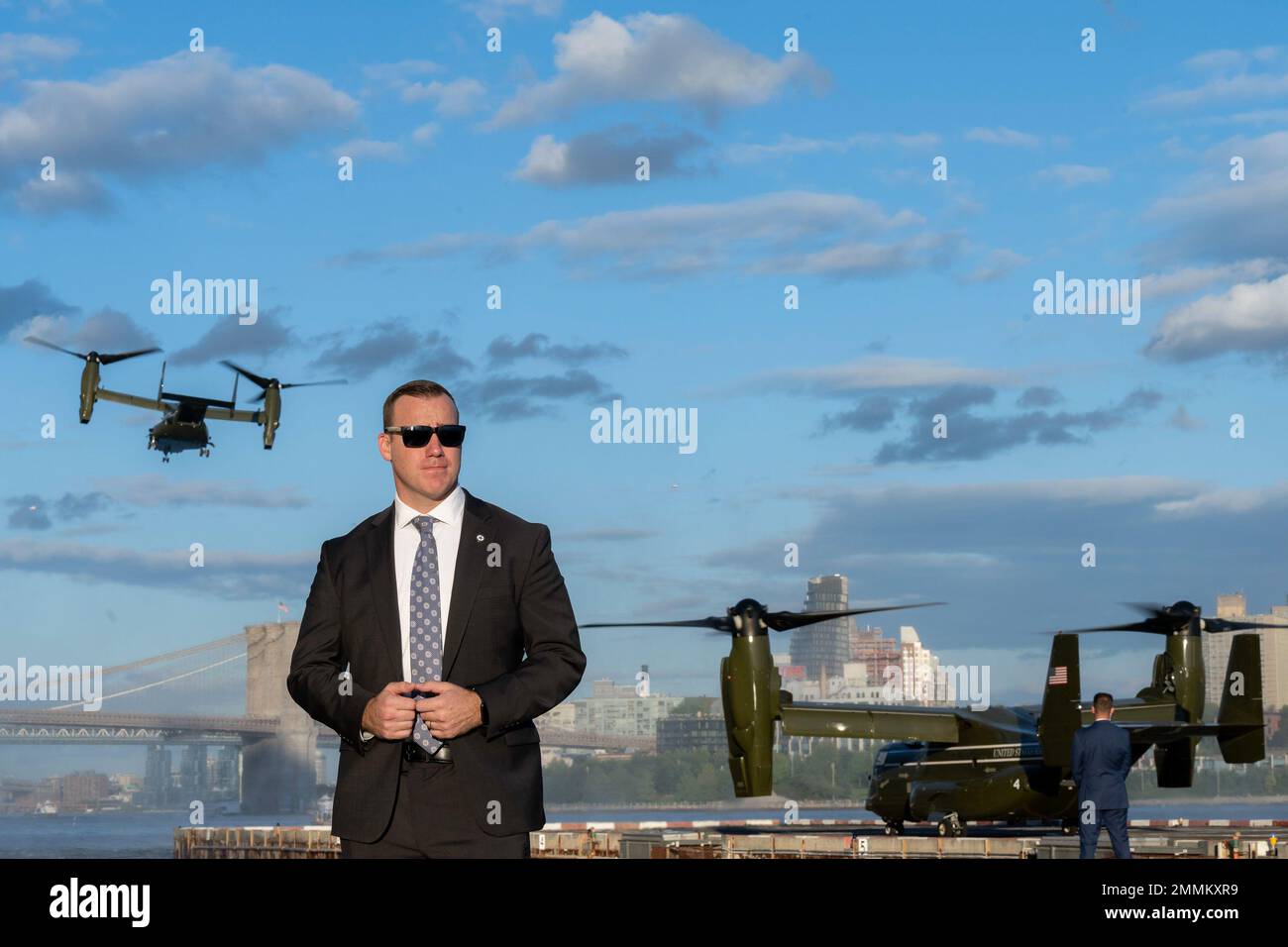 Ein US-Geheimdienst-Agent wird für die Sicherheit in der Landing Zone in New York City, New York, 20. September 2022, eingesetzt. Stockfoto