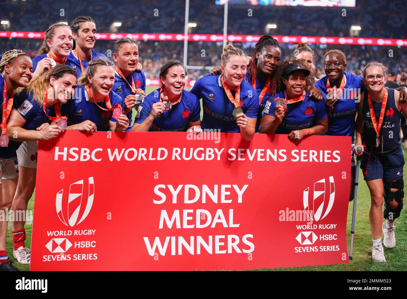 29. Januar 2023; Allianz Stadium, Sydney, NSW, Australien: HSBC Sydney Women's Rugby Sevens, Frankreich, feiert den Gewinn der Sydney Silver Medaille Stockfoto