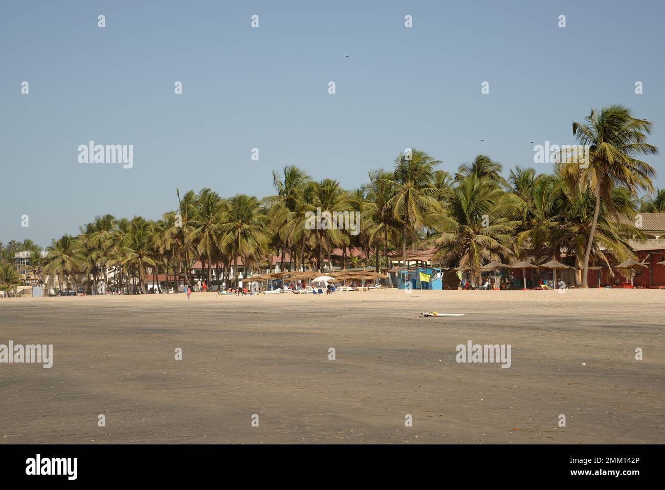Kotu Beach, das Gambia. Ein beliebtes Urlaubsziel für europäische Touristen. Stockfoto