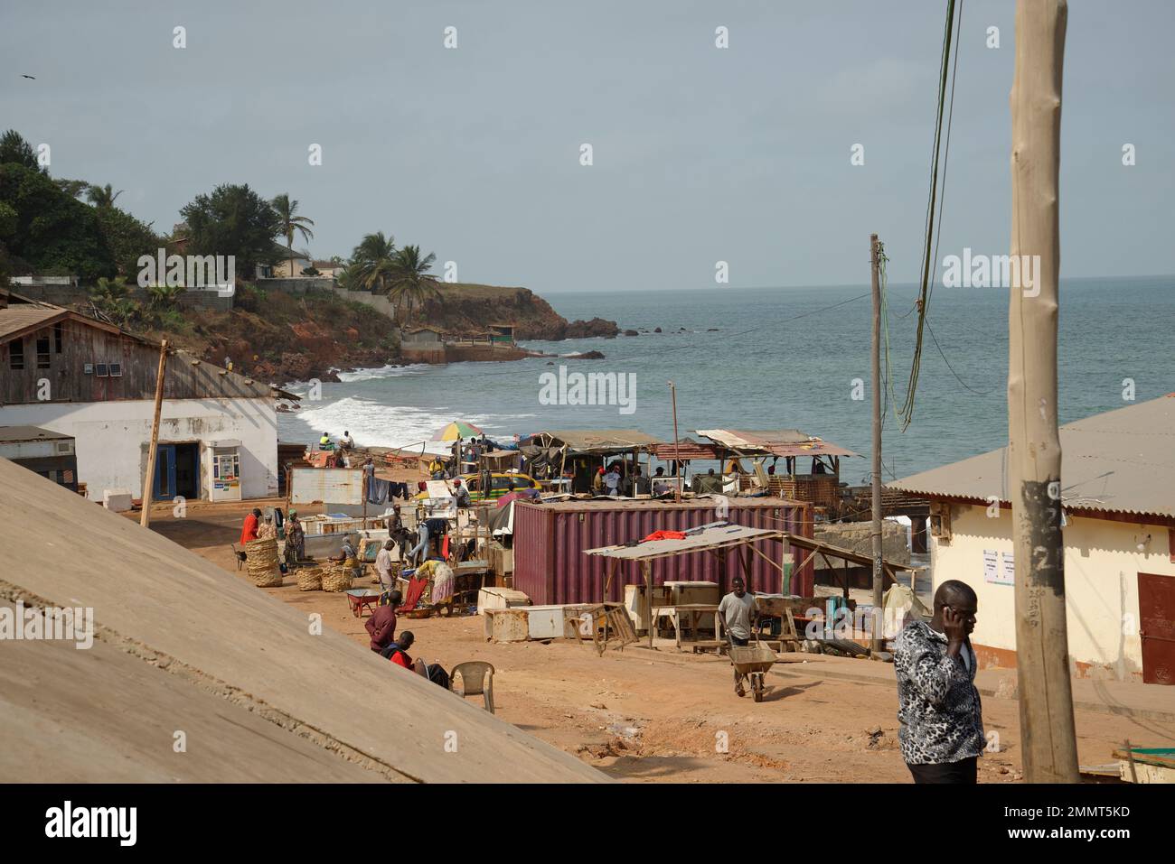 Der Fischereihafen Bakau in Gambia, Westafrika. Stockfoto
