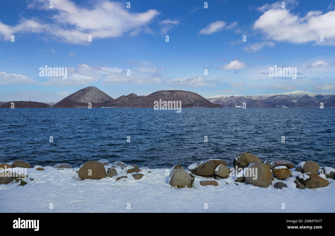 Winterblick, Toya-See in Toyako, Hokkaido, Japan Stockfoto