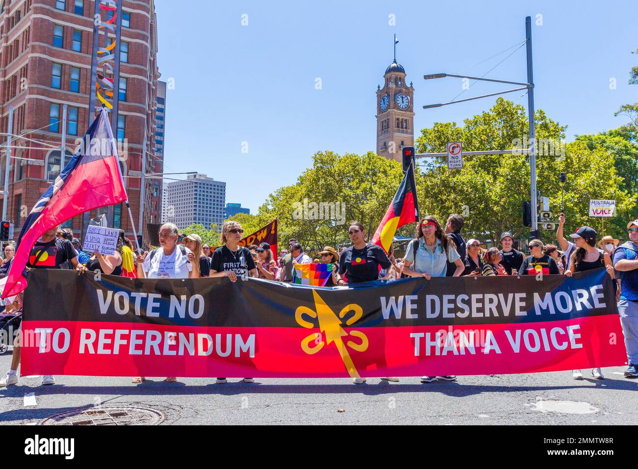 Da Australien seinen jährlichen Nationalfeiertag, den Australia Day, am 26. Januar jedes Jahres abhält, wird als Reaktion darauf ein indigener „Invasion Day“-Protest abgehalten. Stockfoto