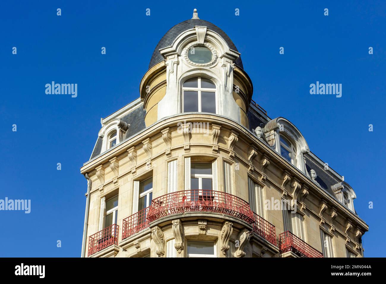 Frankreich, Meurthe et Moselle, Nancy, Apartmenthaus, das 1908 vom Architekten Louis Deon erbaut wurde und sich am Winkel der Rue des Carmes und der Rue Saint Jean befindet Stockfoto