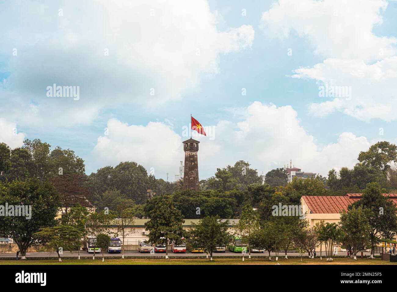 Hanoi, Vietnam, Januar 2023. Der alte Turm in der kaiserlichen Zitadelle von Thăng Long, Stockfoto
