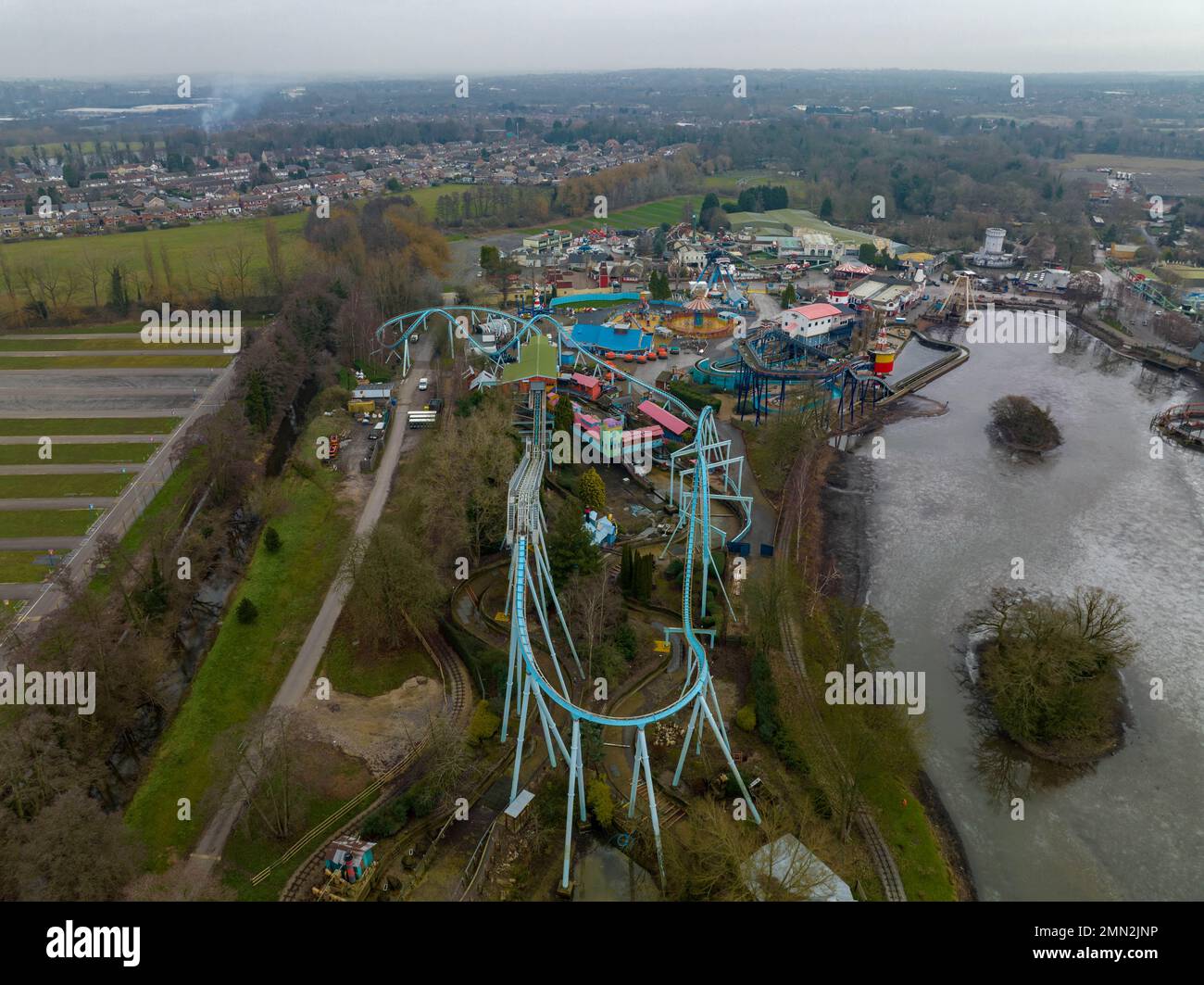 Die fantastische Drohne von Drayton Manor ist in Saison 2022 geschlossen, einschließlich Apocalypse Shock Wave Thomas Lank New Wikingerland und mehr Stockfoto
