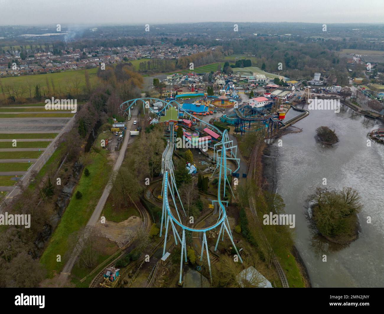 Die fantastische Drohne von Drayton Manor ist in Saison 2022 geschlossen, einschließlich Apocalypse Shock Wave Thomas Lank New Wikingerland und mehr Stockfoto